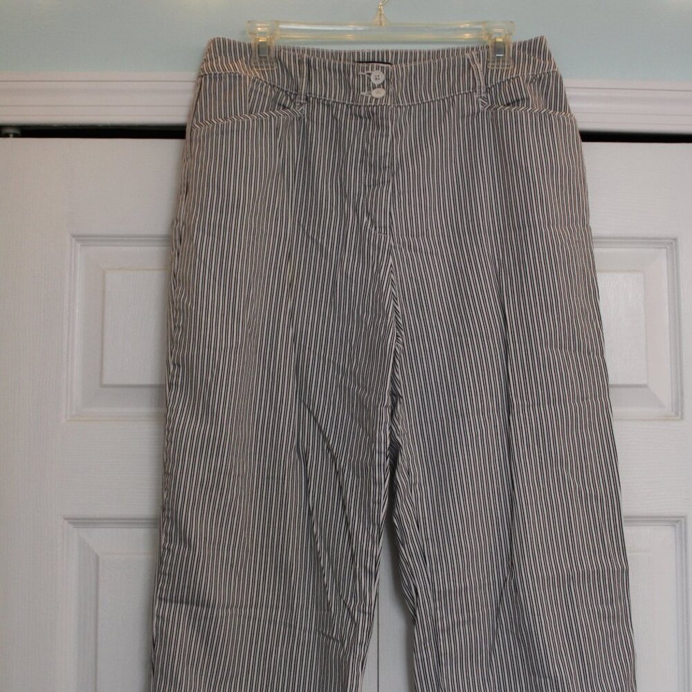 Croft & Barrow Black & White - Pinstripe Cropped / Capri Pants